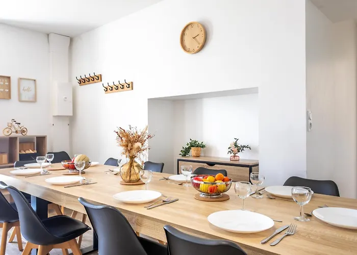 Honorus - - Puy Dufou - Grande Capacite 펜션